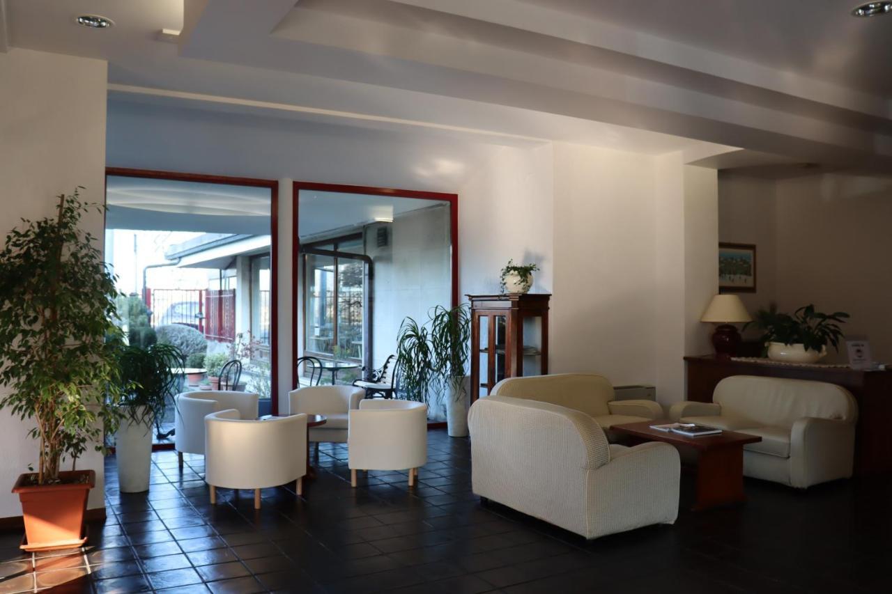 Hotel Galant فيناريا ريالي المظهر الخارجي الصورة