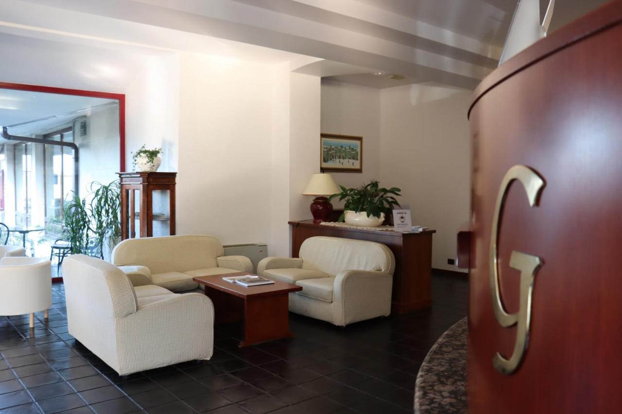 Hotel Galant فيناريا ريالي المظهر الخارجي الصورة