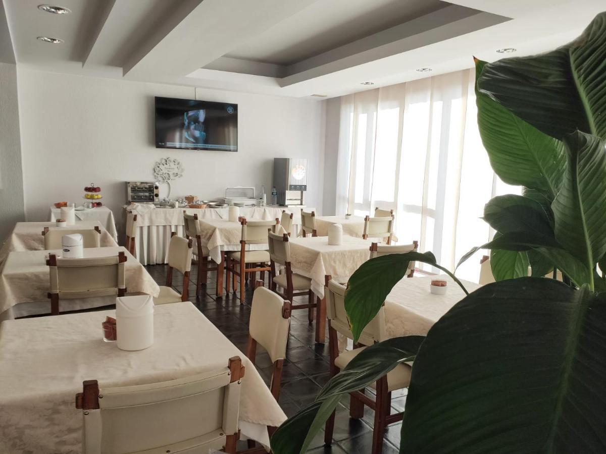 Hotel Galant فيناريا ريالي المظهر الخارجي الصورة