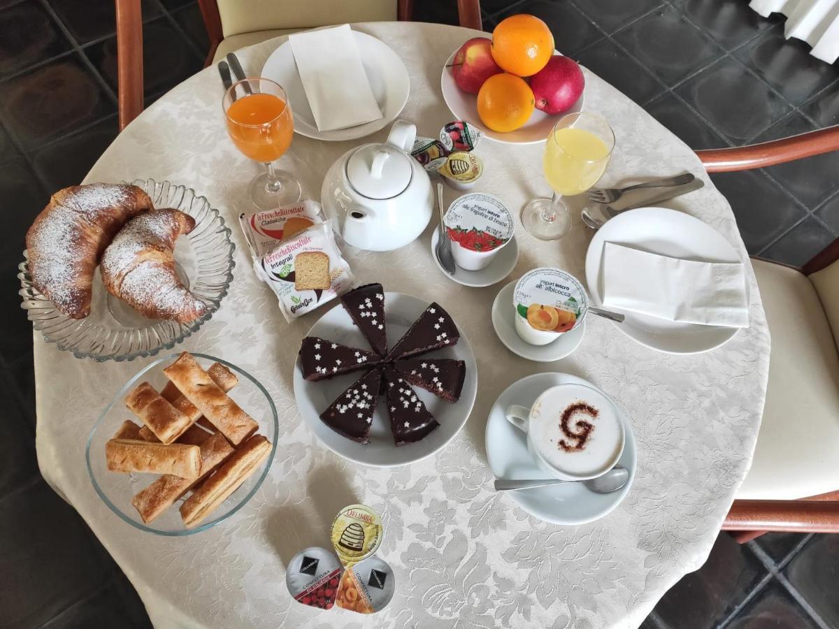 Hotel Galant فيناريا ريالي المظهر الخارجي الصورة