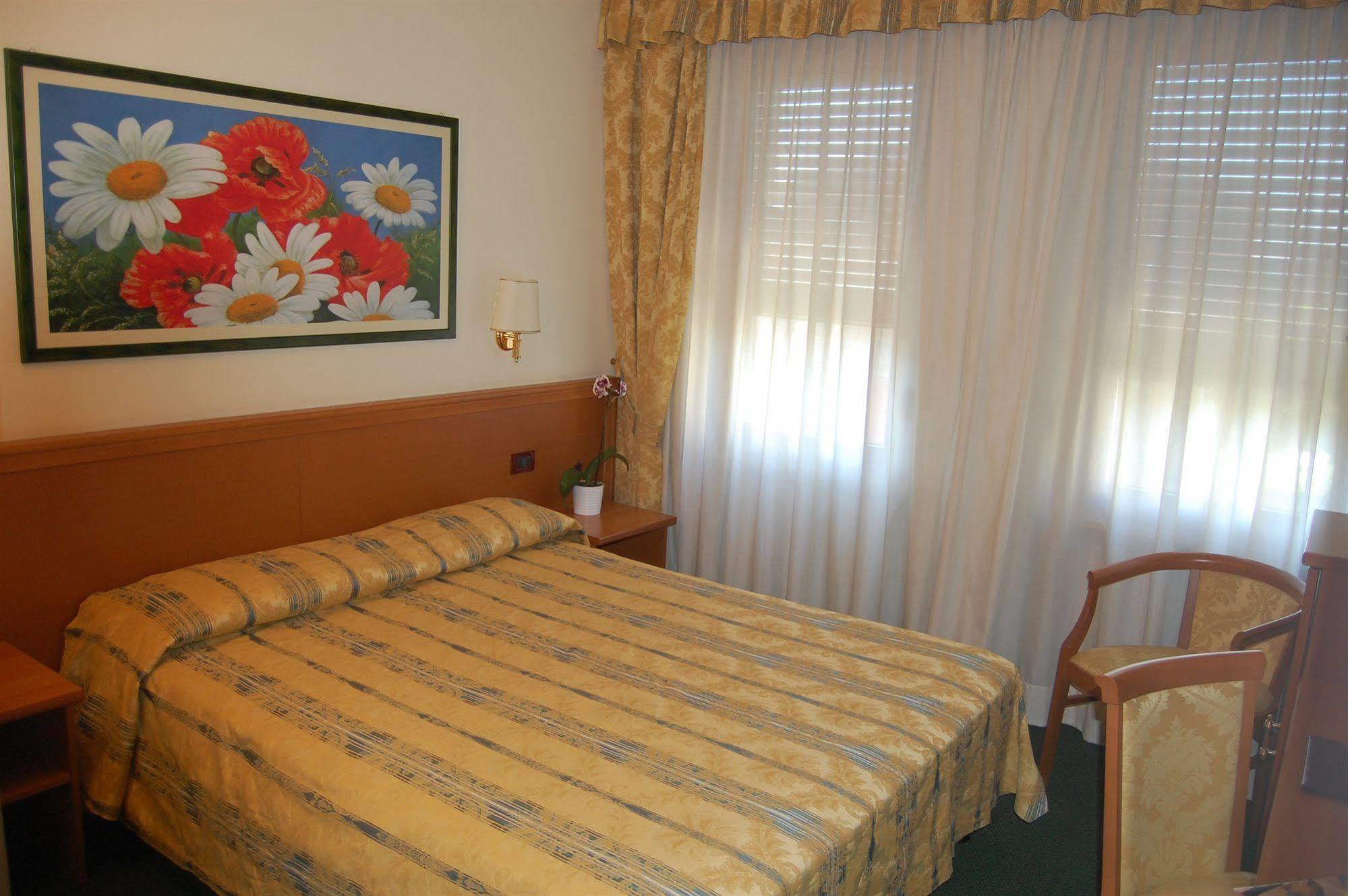 Hotel Galant فيناريا ريالي المظهر الخارجي الصورة