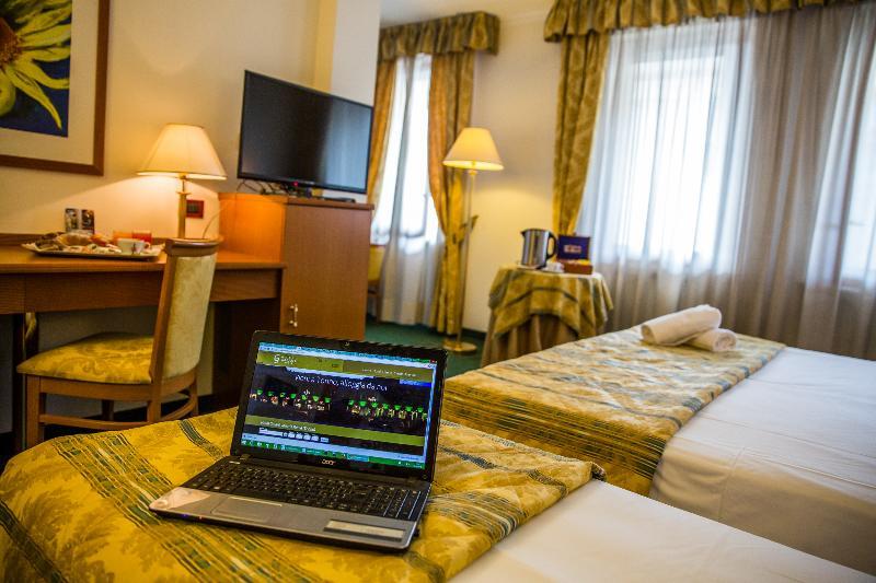 Hotel Galant فيناريا ريالي المظهر الخارجي الصورة